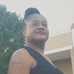 Meet your Posher, Sharon